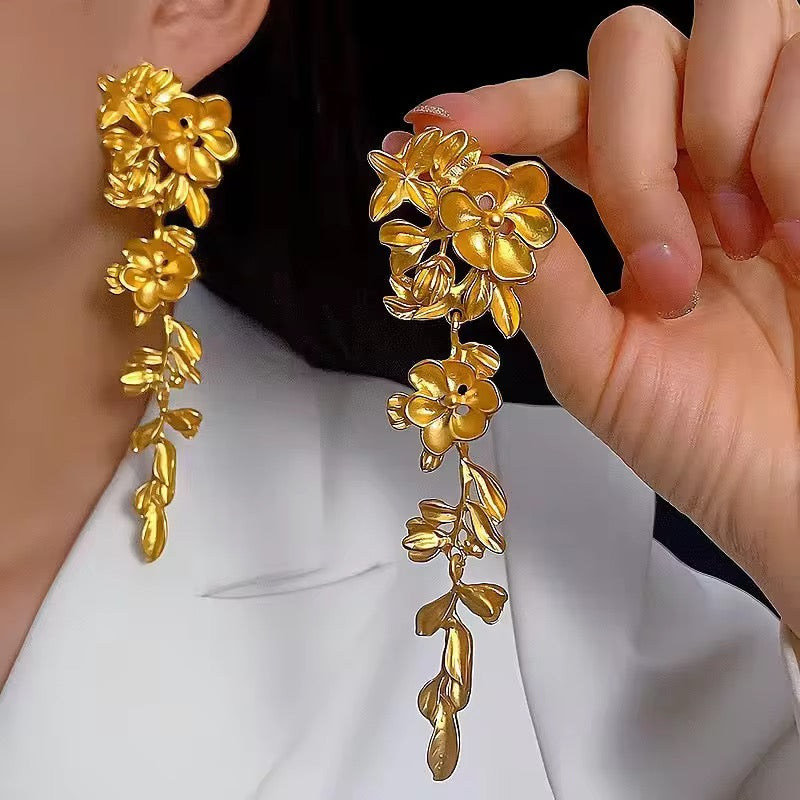Long flower danglers