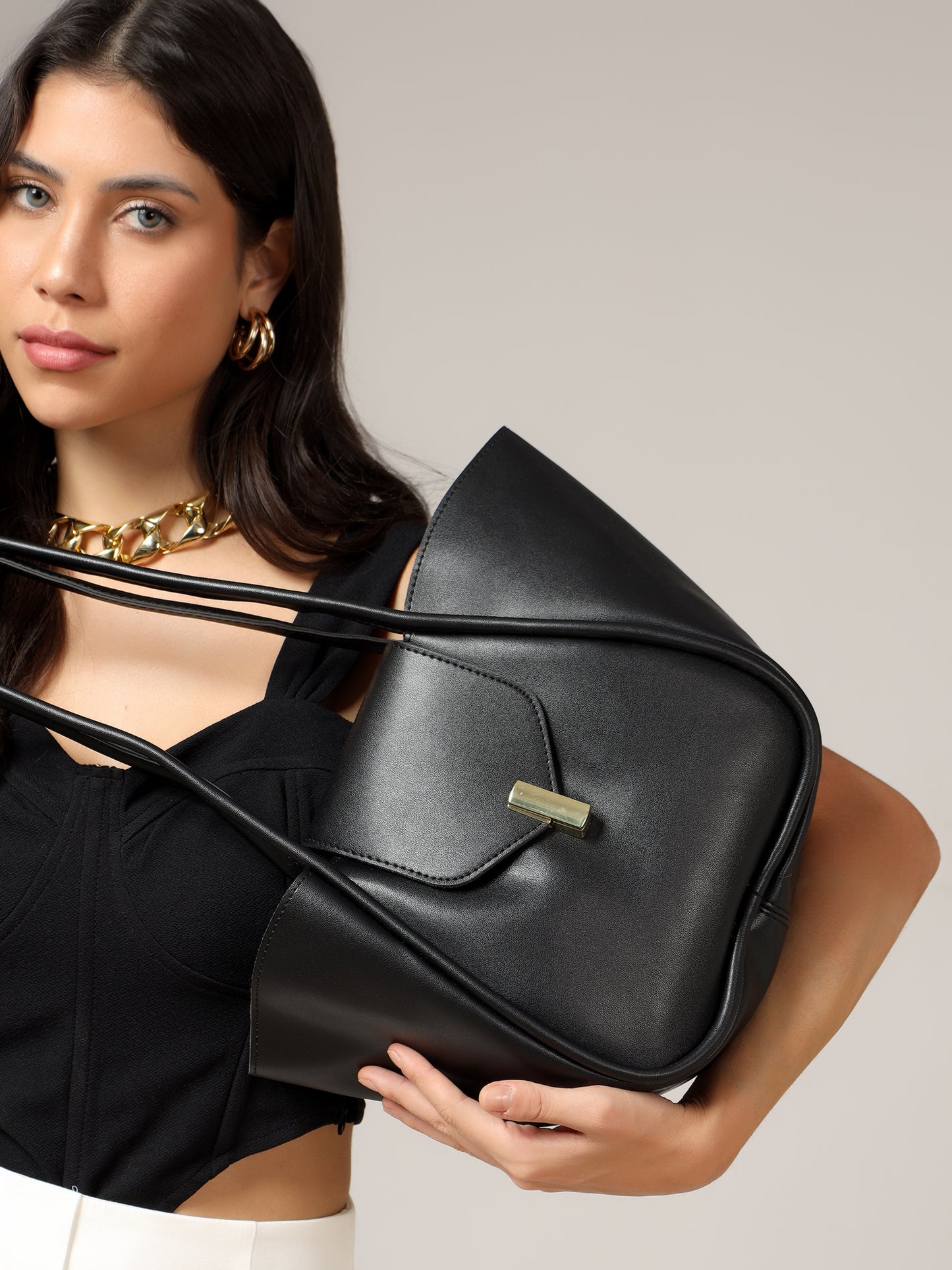 black tote