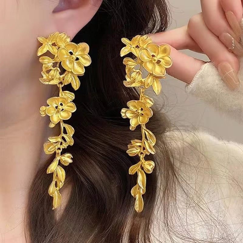 Long flower danglers