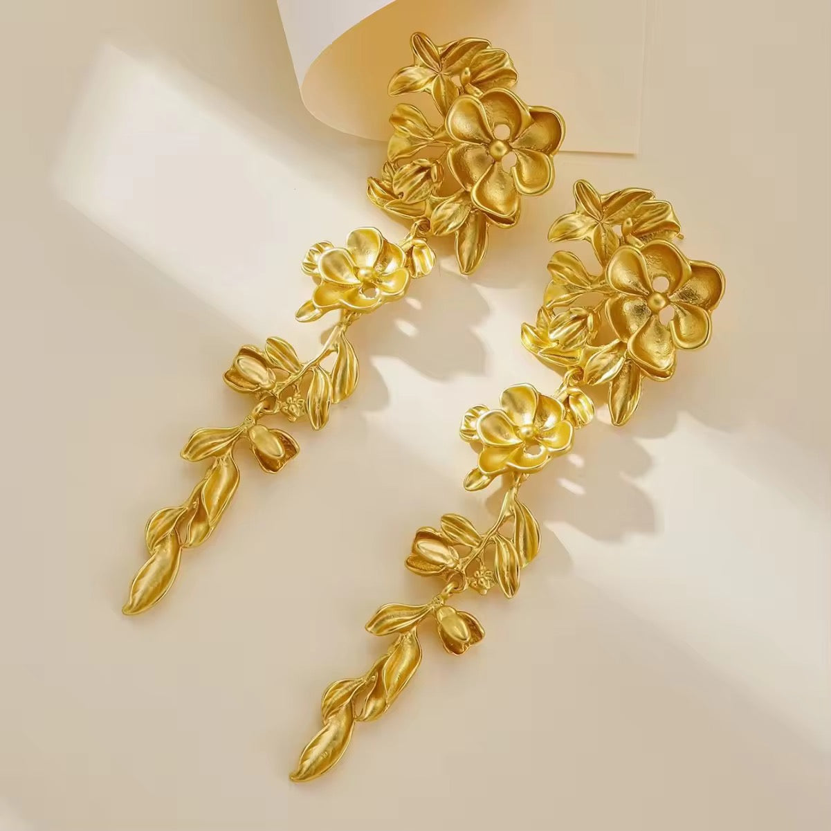 Long flower danglers