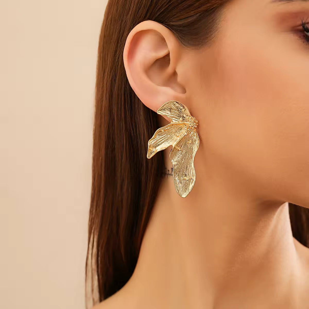 Flower assymetric earrings