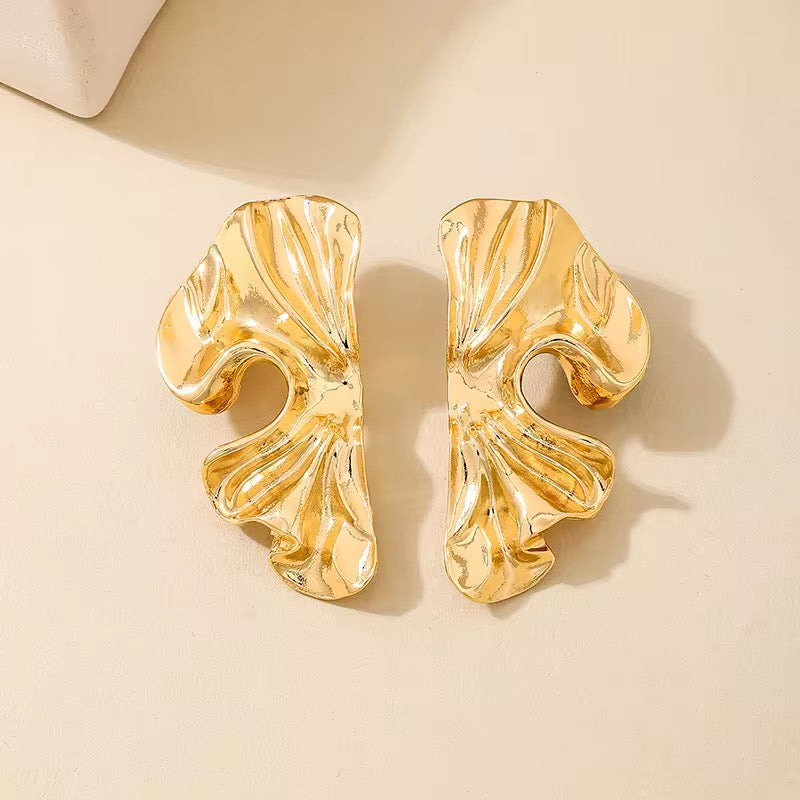Assymetric leaf earrings
