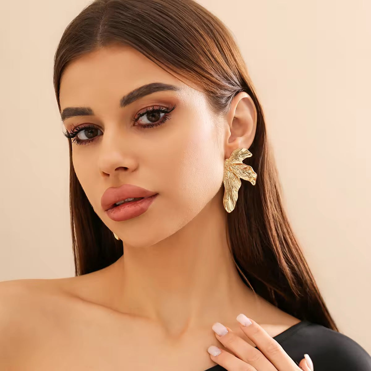 Flower assymetric earrings
