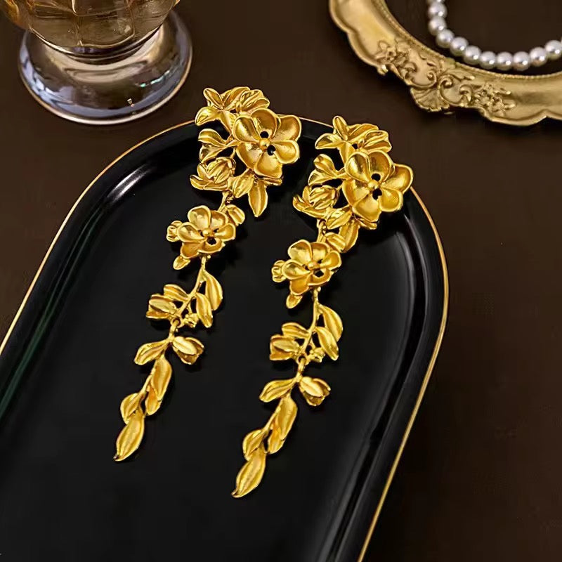 Long flower danglers