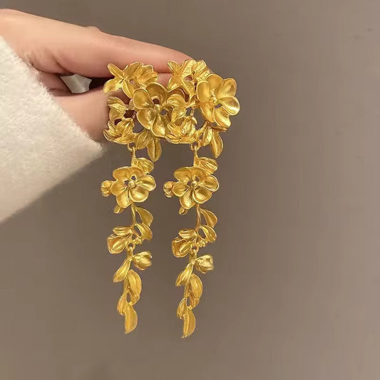 Long flower danglers